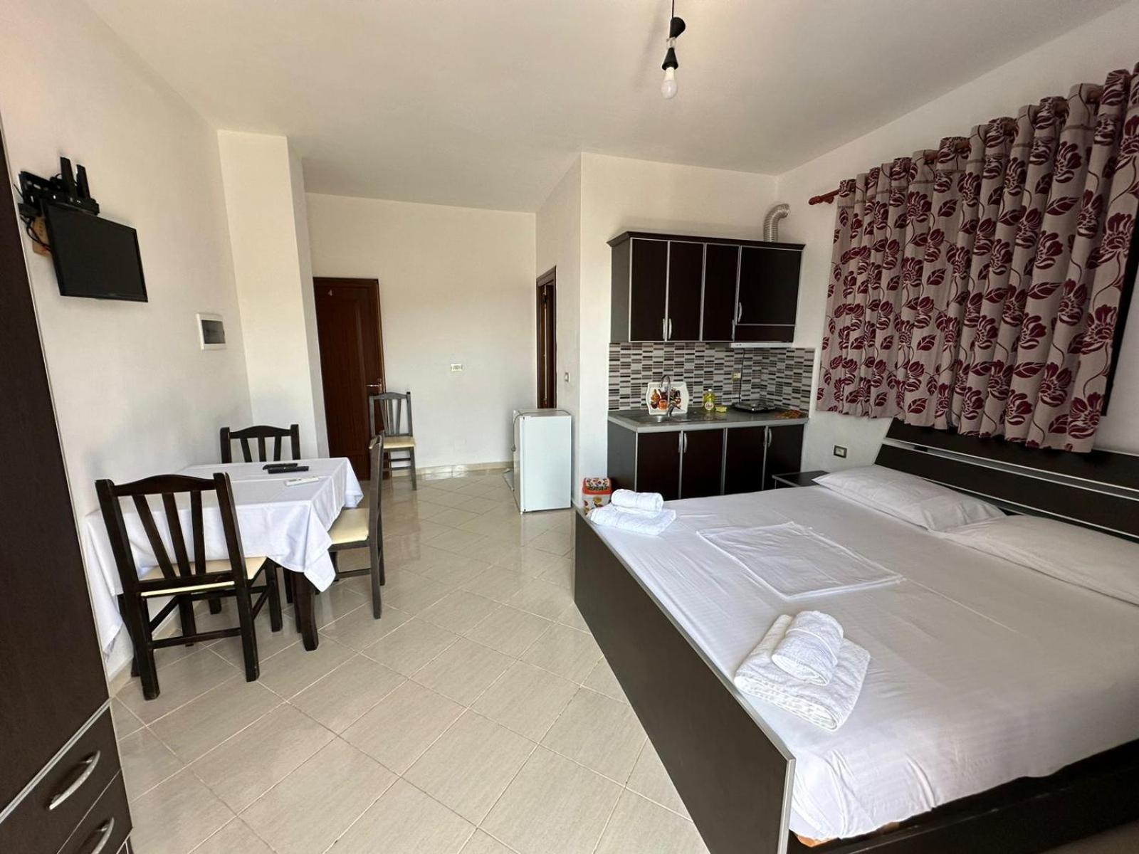 Esmeralda Hotel & Restaurant Ksamil Dış mekan fotoğraf
