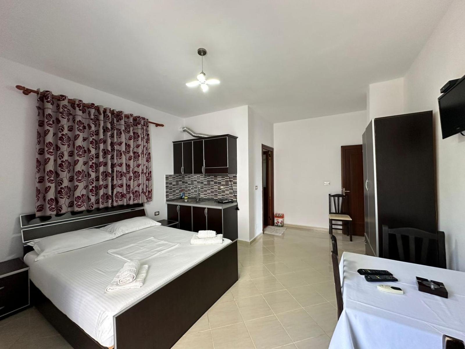 Esmeralda Hotel & Restaurant Ksamil Dış mekan fotoğraf