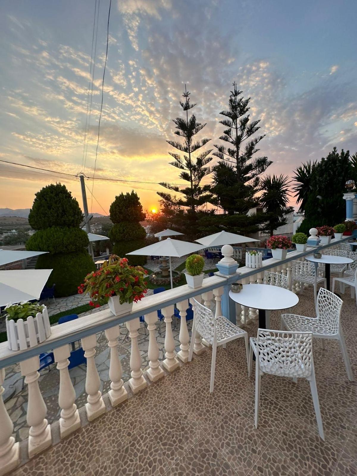 Esmeralda Hotel & Restaurant Ksamil Dış mekan fotoğraf